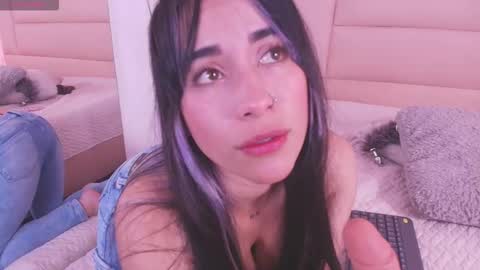 Snapshot of monserrat_towers chatting on December 2025 02:00:02 PM Adriana online show from December 2025 02:00:02 PM