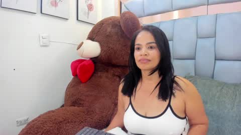 Snapshot of monserratvega chatting on May 2026 06:46:01 PM Monserrat online show from May 2026 06:46:01 PM