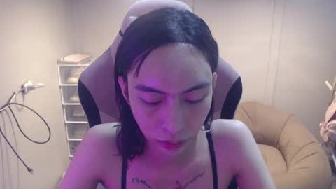 ELYSE A SIMPLE GIRL online show from January 2025 10:40:01 AM