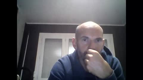 Snapshot of montmasse chatting on May 2026 09:00:01 PM montmasse online show from May 2026 09:00:01 PM