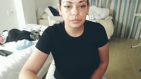 Monse online show from April 2026 07:20:02 PM