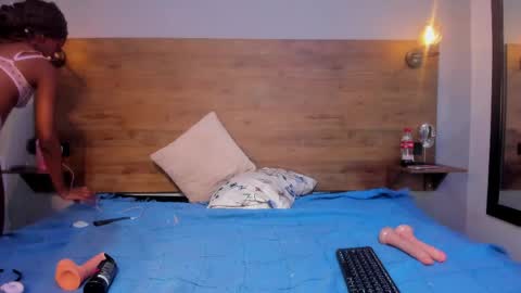 monwuw online show from May 2026 10:50:03 PM