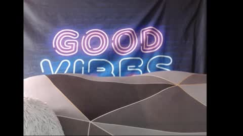 Snapshot of mood_us chatting on February 2026 08:12:01 AM im Model Independent you can support me with a followtip and thumbs up please its important for you online show from February 2026 08:12:01 AM