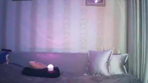 moodiemira online show from February 2026 07:37:01 PM