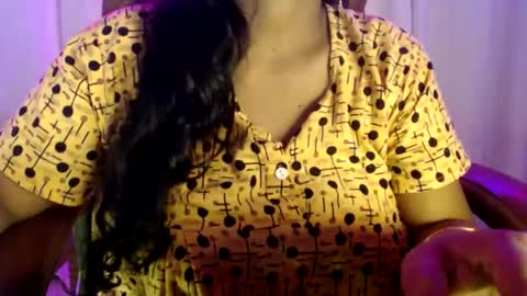 Snapshot of moody_maya chatting on September 2025 01:22:02 PM Maya online show from September 2025 01:22:02 PM