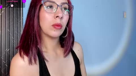 moolly_evanz online show from April 2026 02:58:02 PM