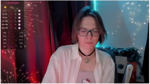 Snapshot of moon__girl chatting on December 2024 11:10:02 PM Roxy online show from December 2024 11:10:02 PM