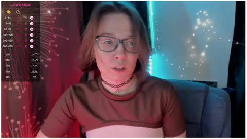 Snapshot of moon__girl chatting on February 2025 08:26:02 PM Roxy online show from February 2025 08:26:02 PM