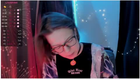 Snapshot of moon__girl chatting on February 2025 07:14:02 PM Roxy online show from February 2025 07:14:02 PM