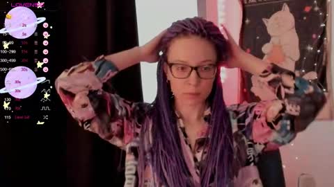 Snapshot of moon__girl chatting on October 2025 10:46:02 AM Roxy online show from October 2025 10:46:02 AM