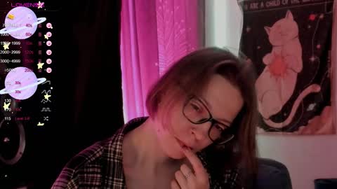 Snapshot of moon__girl chatting on October 2025 08:10:01 PM Roxy online show from October 2025 08:10:01 PM