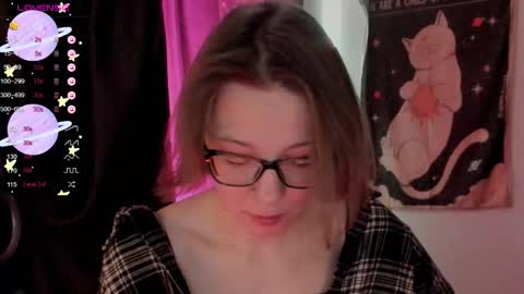 Snapshot of moon__girl chatting on November 2025 09:50:02 PM Roxy online show from November 2025 09:50:02 PM