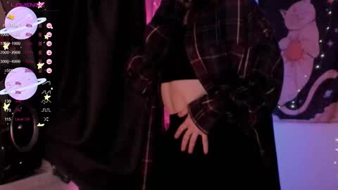 Snapshot of moon__girl chatting on November 2025 07:10:01 PM Roxy online show from November 2025 07:10:01 PM