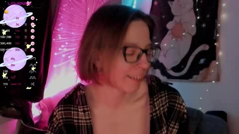 Snapshot of moon__girl chatting on November 2025 08:31:01 PM Roxy online show from November 2025 08:31:01 PM