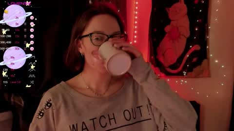 Snapshot of moon__girl chatting on January 2026 07:48:01 PM Roxy online show from January 2026 07:48:01 PM