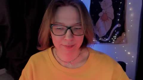 Snapshot of moon__girl chatting on January 2026 07:19:02 PM Roxy online show from January 2026 07:19:02 PM