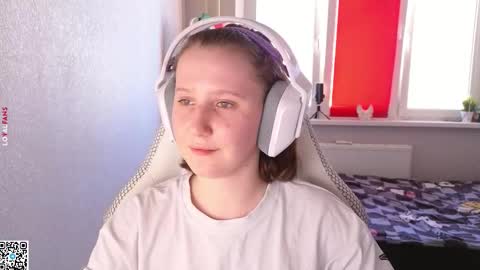 Lola online show from September 2025 01:36:01 PM