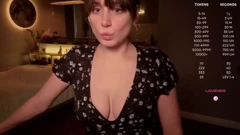 Luna  online show from October 2025 02:50:01 PM