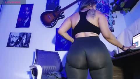 Luna online show from September 2025 11:27:01 PM