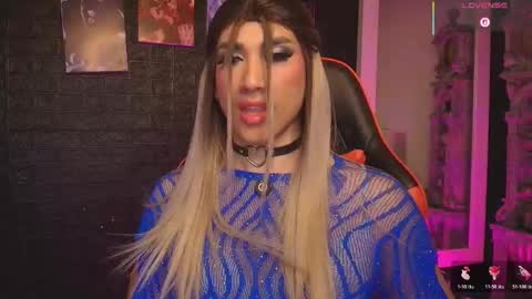 moon_nia online show from May 2026 11:00:01 PM