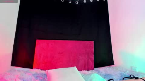 Sofii   model Independent online show from December 2025 07:08:02 PM