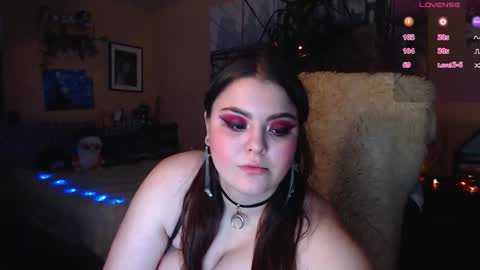 Snapshot of moon_sugar_ chatting on November 2025 08:03:01 PM Keira online show from November 2025 08:03:01 PM