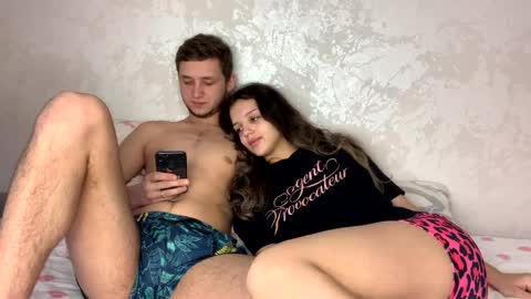 Snapshot of moonbabycouple chatting on May 2026 06:09:01 AM Dan and Kate online show from May 2026 06:09:01 AM
