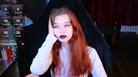 Snapshot of moonberry_yi chatting on June 2026 03:25:01 AM VIPER online show from June 2026 03:25:01 AM
