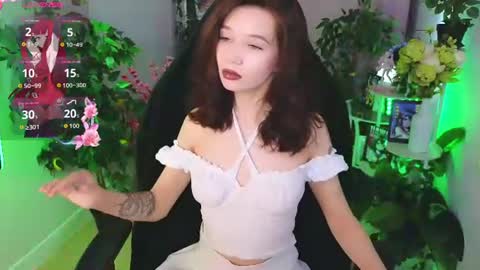 Snapshot of moonberry_yi chatting on July 2026 09:57:01 PM VIPER online show from July 2026 09:57:01 PM