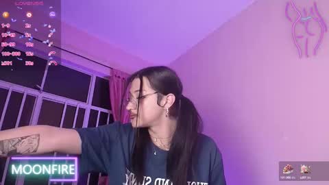 Snapshot of moonfiredance chatting on February 2025 06:33:01 AM Nicky online show from February 2025 06:33:01 AM