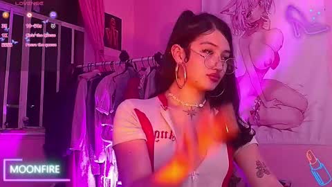 Snapshot of moonfiredance chatting on October 2025 02:19:01 AM Nicky online show from October 2025 02:19:01 AM