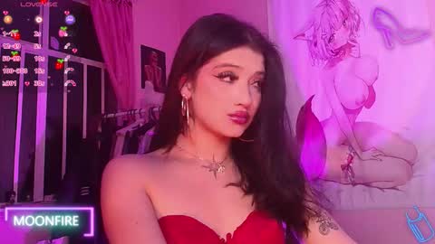 Snapshot of moonfiredance chatting on October 2025 04:04:01 AM Nicky online show from October 2025 04:04:01 AM