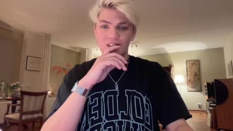 moonflamek online show from March 2026 09:54:01 PM