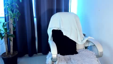 Snapshot of moonie_baddie31 chatting on October 2025 09:26:01 PM moonie_baddie31 online show from October 2025 09:26:01 PM