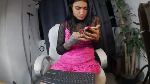 Snapshot of moonie_baddie31 chatting on January 2026 11:41:02 PM moonie_baddie31 online show from January 2026 11:41:02 PM