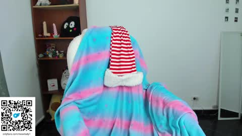 Snapshot of moonlady_ chatting on December 2024 08:32:01 PM MOON online show from December 2024 08:32:01 PM