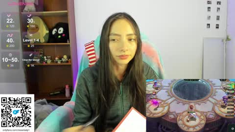 Snapshot of moonlady_ chatting on December 2024 02:40:01 AM MOON online show from December 2024 02:40:01 AM