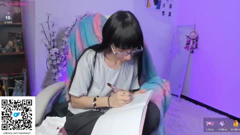 Snapshot of moonlady_ chatting on September 2025 05:22:01 AM MOON online show from September 2025 05:22:01 AM