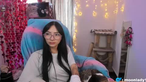 MOON  online show from April 2026 09:39:01 PM