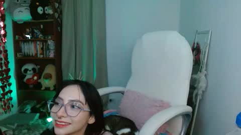 MOON  online show from May 2026 04:10:02 AM