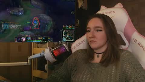 Katrin online show from May 2026 09:33:01 PM