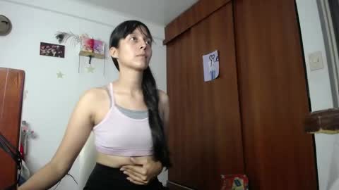 moonlunita online show from May 2026 10:27:01 PM