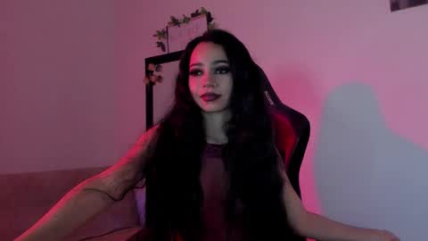 Snapshot of moonmadison chatting on October 2025 04:43:02 AM Madison online show from October 2025 04:43:02 AM