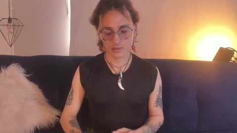 Moon online show from September 2025 09:42:02 PM