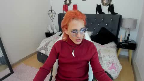 Moon online show from October 2025 08:42:02 PM