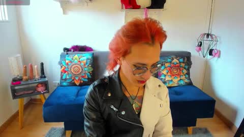 Moon online show from October 2025 08:54:02 PM