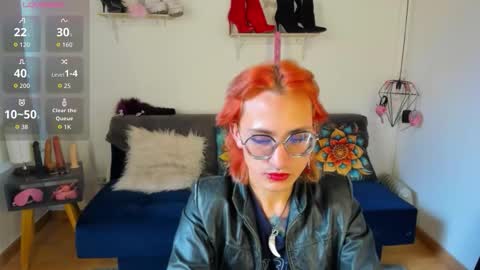 Moon online show from November 2025 08:33:02 PM