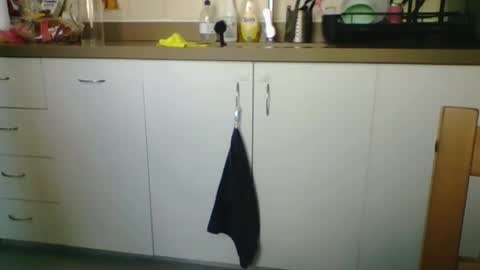 moonnighthugecock online show from December 2024 09:50:02 AM