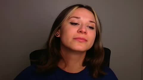 Susanna online show from November 2025 12:13:01 PM