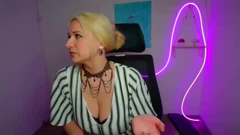 Susanna online show from April 2026 11:41:01 AM